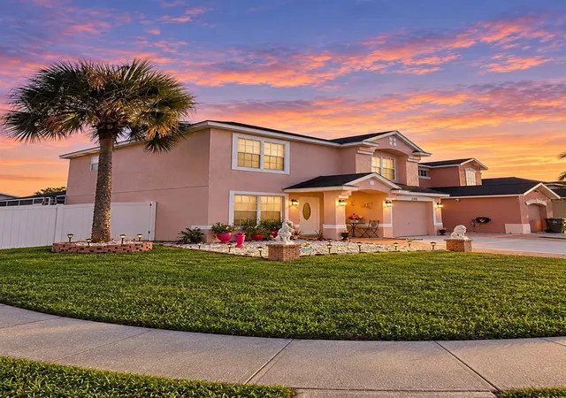 Photo 1 of Single family home for sale at 100 Windy Dune Ct, Kissimmee, FL 34743 | MLS# S5158243 | Listing updated on 2026-09-25