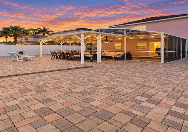 Photo 2 of Single family home for sale at 100 Windy Dune Ct, Kissimmee, FL 34743 | MLS# S5158243 | Listing updated on 2026-09-25