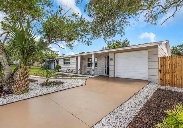 Photo 2 of Sale Pending at 6200 Emerald Dr, New Port Richey, FL 34653 | MLS# A4707299 | Listing updated on 2026-10-02