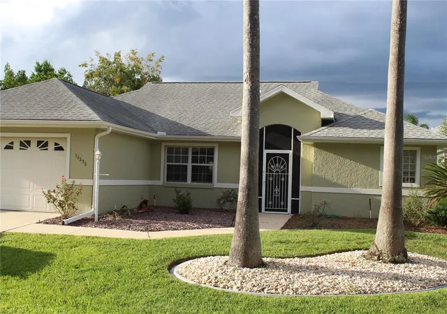 Photo 2 of Single family home for sale at 11375 Se 175th Lane, Summerfield, FL 34491 | MLS# OM732843 | Listing updated on 2026-09-25