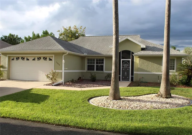 Photo 3 of Single family home for sale at 11375 Se 175th Lane, Summerfield, FL 34491 | MLS# OM732843 | Listing updated on 2026-09-25