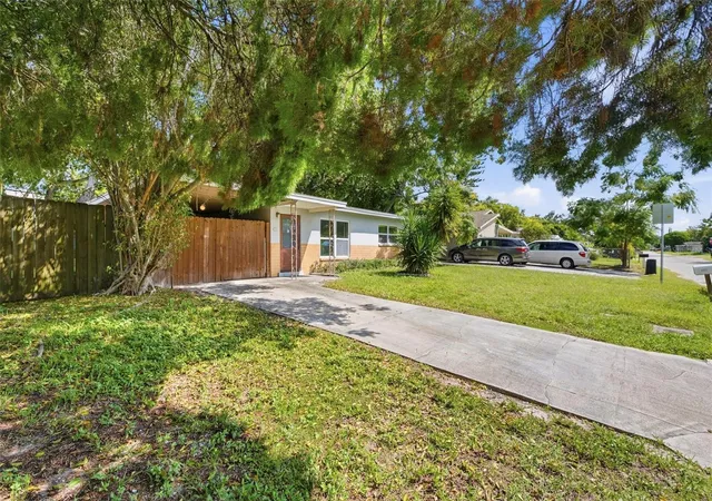 Photo 2 of Single family home for sale at 4927 Drift Tide Dr, New Port Richey, FL 34652 | MLS# TB8551865 | Listing updated on 2026-09-28