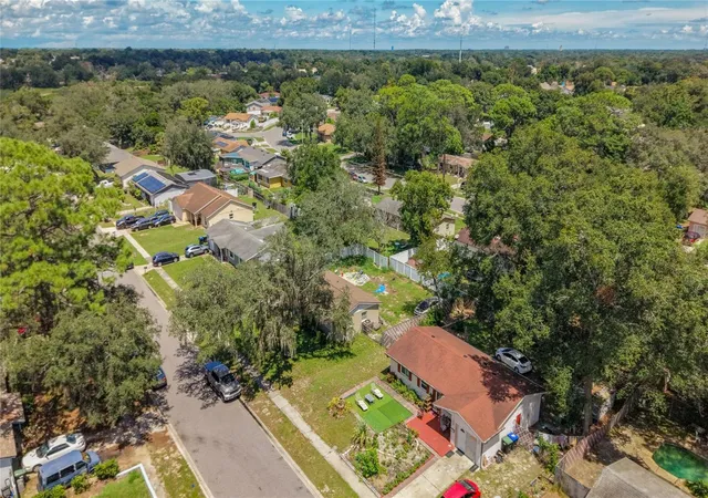 Photo 3 of Single family home for sale at 3667 Trianon Dr, Orlando, FL 32818 | MLS# O6444541 | Listing updated on 2026-10-07
