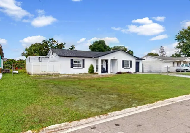 Photo 1 of Single family home for sale at 104 Tampico Ln, Kissimmee, FL 34743 | MLS# S5158251 | Listing updated on 2026-10-05