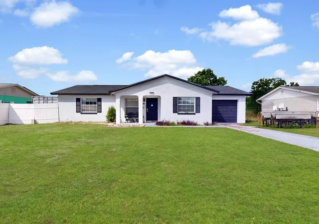 Photo 2 of Single family home for sale at 104 Tampico Ln, Kissimmee, FL 34743 | MLS# S5158251 | Listing updated on 2026-10-05