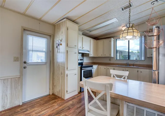 Photo 3 of Manufactured home for sale at 389 Tranquil Ct, Oldsmar, FL 34677 | MLS# TB8551873 | Listing updated on 2026-09-29