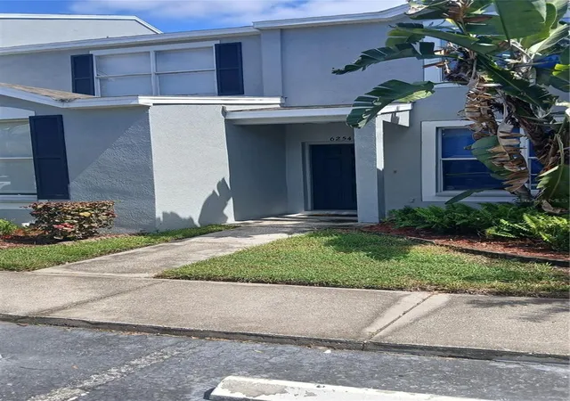 Photo 2 of Townhouse for sale at 6254 Osprey Lake Cir, Riverview, FL 33578 | MLS# TB8551875 | Listing updated on 2026-10-01