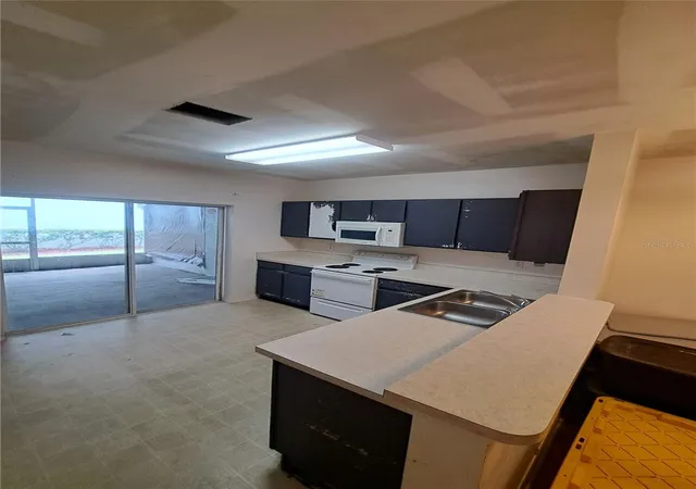 Photo 4 of Townhouse for sale at 6254 Osprey Lake Cir, Riverview, FL 33578 | MLS# TB8551875 | Listing updated on 2026-10-01