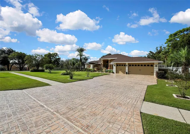 Photo 1 of Sale Pending at 13162 Roseanna Dr, Spring Hill, FL 34609 | MLS# W7889799 | Listing updated on 2026-09-30