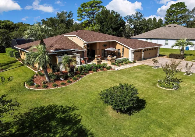 Photo 3 of Sale Pending at 13162 Roseanna Dr, Spring Hill, FL 34609 | MLS# W7889799 | Listing updated on 2026-09-30