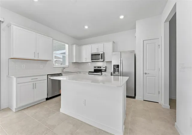 Photo 3 of Single family home for sale at 11133 Sycamore Glen Loop, Thonotosassa, FL 33592 | MLS# TB8551889 | Listing updated on 2026-09-26