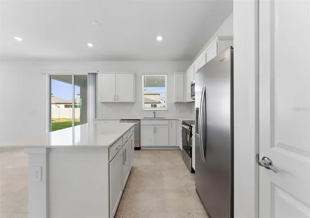 Photo 3 of Single family home for sale at 11133 Sycamore Glen Loop, Thonotosassa, FL 33592 | MLS# TB8551889 | Listing updated on 2026-09-26