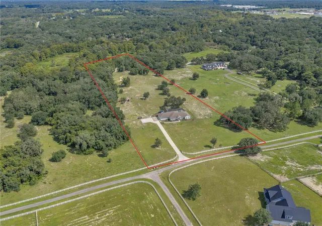 Photo 2 of Single family home for sale at 8631 Sw 70th Terrace, Bushnell, FL 33513 | MLS# TB8551890 | Listing updated on 2026-09-26