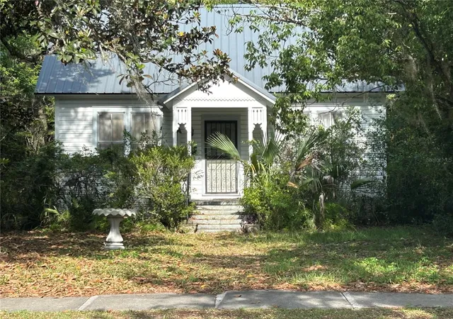 Single family home for sale at 1022 NW 4th Street, GAINESVILLE, FL 32601 | MLS# GC543770