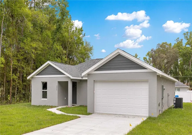 Photo 2 of Single family home for sale at 13 Fisher Run Ter, Ocklawaha, FL 32179 | MLS# OM732847 | Listing updated on 2026-09-25