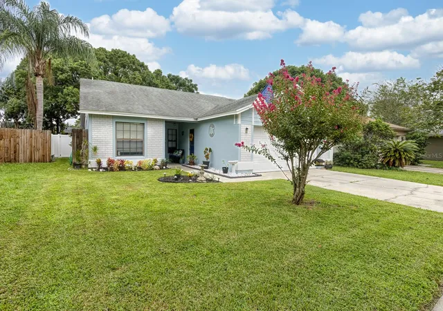 Photo 2 of Single family home for sale at 1131 Covington St, Oviedo, FL 32765 | MLS# O6444558 | Listing updated on 2026-09-28