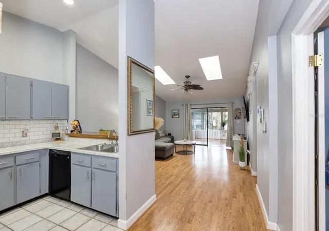 Photo 3 of Single family home for sale at 1131 Covington St, Oviedo, FL 32765 | MLS# O6444558 | Listing updated on 2026-09-28