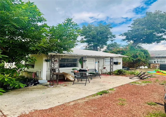 Photo 2 of Multi family home for sale at 525 W Summerlin St, Bartow, FL 33830 | MLS# L4965321 | Listing updated on 2026-10-06
