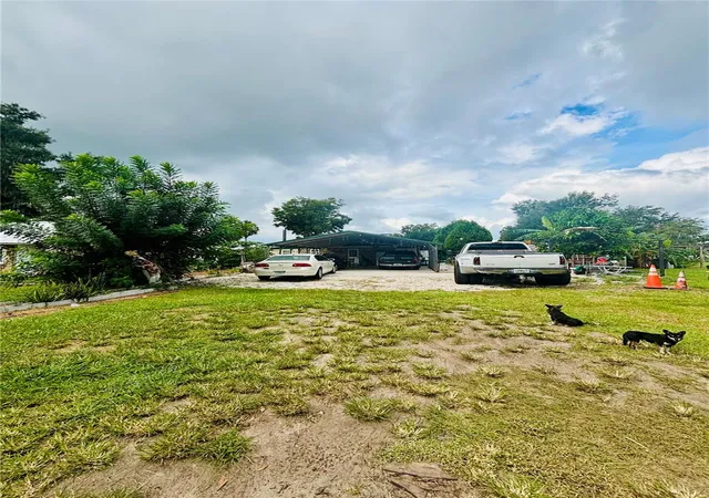 Photo 3 of Multi family home for sale at 525 W Summerlin St, Bartow, FL 33830 | MLS# L4965321 | Listing updated on 2026-10-06