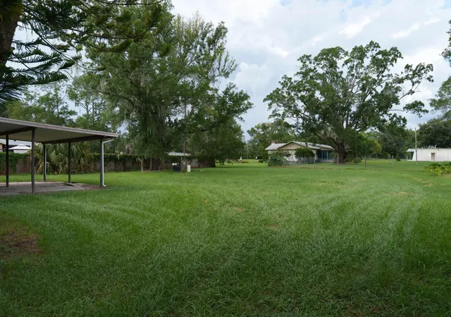 Photo 3 of Sale Pending at 1005 Grandaddy, Lutz, FL 33548 | MLS# O6444562 | Listing updated on 2026-10-01