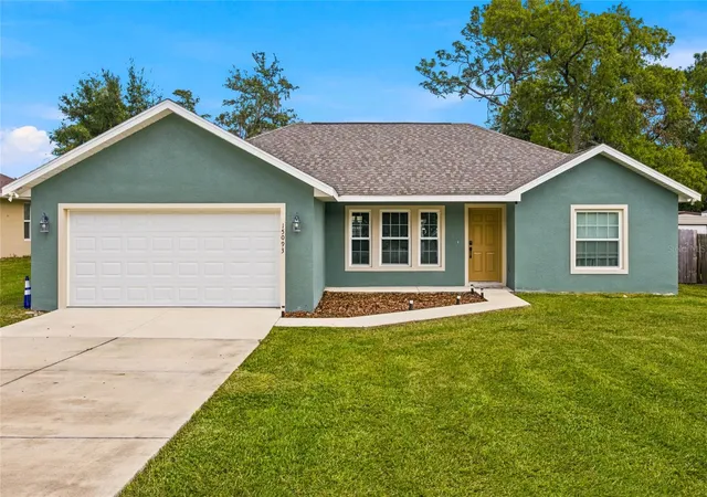 Single family home for sale at 15093 SE 93rd Court, SUMMERFIELD, FL 34491 | MLS# OM732848