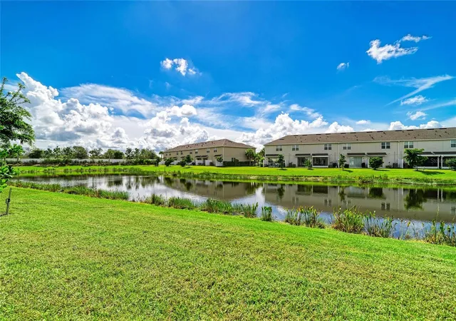 Photo 3 of Townhouse for sale at 5695 Archipelago St, Nokomis, FL 34275 | MLS# A4707310 | Listing updated on 2026-10-01