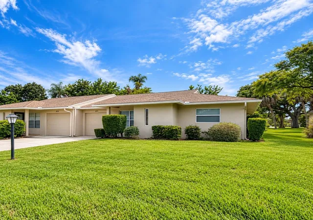 Photo 1 of Single family home for sale at 2979 Captiva Gdns Dr #22, Sarasota, FL 34231 | MLS# N6145909 | Listing updated on 2026-09-26