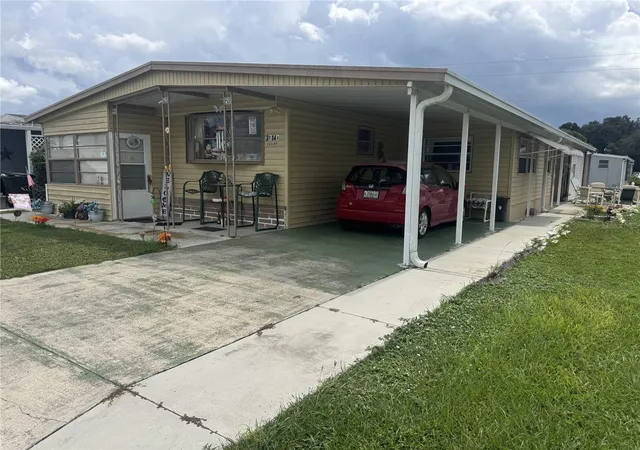 Photo 2 of Manufactured home for sale at 37140 8th Avenue, Zephyrhills, FL 33542 | MLS# TB8551909 | Listing updated on 2026-09-25