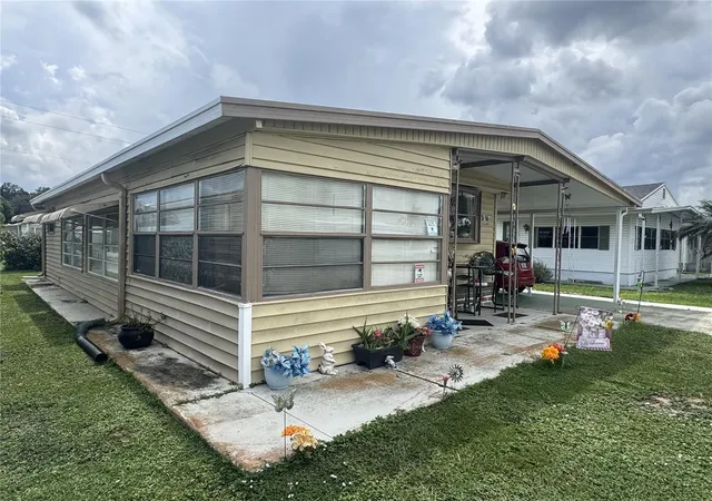 Photo 3 of Manufactured home for sale at 37140 8th Avenue, Zephyrhills, FL 33542 | MLS# TB8551909 | Listing updated on 2026-09-25