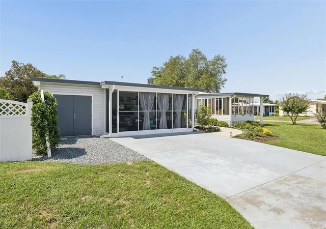 Photo 3 of Manufactured home for sale at 1433 Elkhart Cir, Tavares, FL 32778 | MLS# G5118238 | Listing updated on 2026-10-06