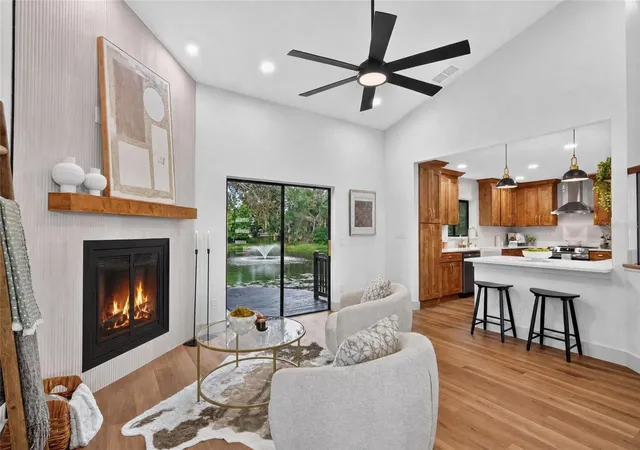 Photo 4 of Single family home for sale at 1043 Bucksaw Pl, Longwood, FL 32750 | MLS# O6444575 | Listing updated on 2026-10-03