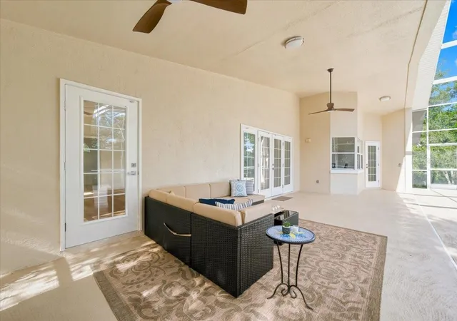 Photo 4 of Single family home for sale at 18 Dahlia Ct S, Homosassa, FL 34446 | MLS# W7889802 | Listing updated on 2026-10-06