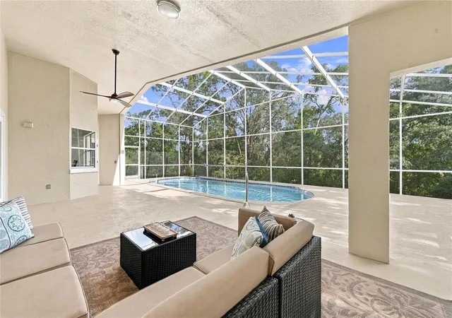 Photo 3 of Single family home for sale at 18 Dahlia Ct S, Homosassa, FL 34446 | MLS# W7889802 | Listing updated on 2026-10-06
