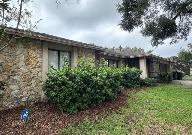 Photo 3 of Single family home for sale at 4737 Dunbarton Dr, Orlando, FL 32817 | MLS# O6444583 | Listing updated on 2026-09-29