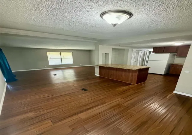 Photo 2 of Manufactured home for sale at 6552 Se 112th Street, Belleview, FL 34420 | MLS# OM732855 | Listing updated on 2026-09-25