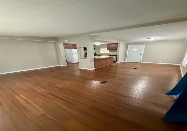 Photo 3 of Manufactured home for sale at 6552 SE 112th Street, Belleview, FL 34420 | MLS# OM732855 | Listing updated on 2026-09-25