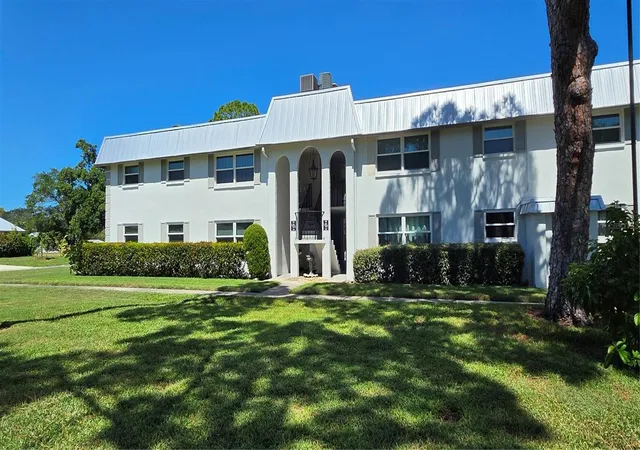 Photo 1 of Condo for sale at 5800 Hollywood Blvd #125, Sarasota, FL 34231 | MLS# TB8551919 | Listing updated on 2026-10-08