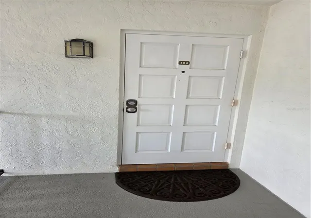 Photo 3 of Condo for sale at 5800 Hollywood Blvd #125, Sarasota, FL 34231 | MLS# TB8551919 | Listing updated on 2026-10-08