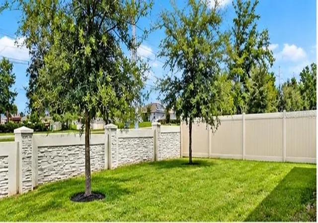 Photo 3 of Single family home for sale at 11115 Amber Ridge Dr, Zellwood, FL 32798 | MLS# O6444584 | Listing updated on 2026-09-29