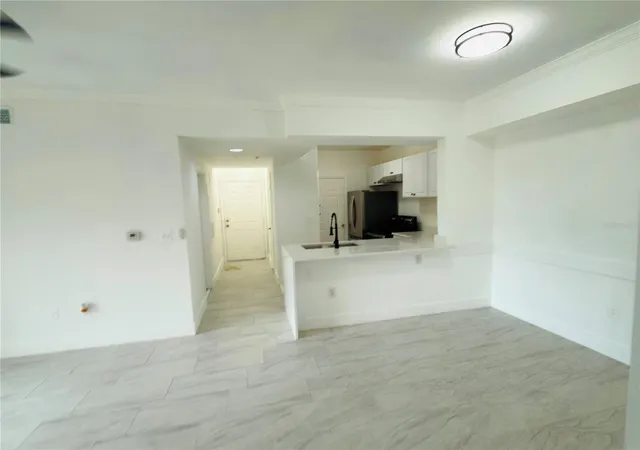 Listing Photo 4 - Condo for sale in building located at 3712 Castle Pines Ln, Orlando, FL 32839 - Unit #4122