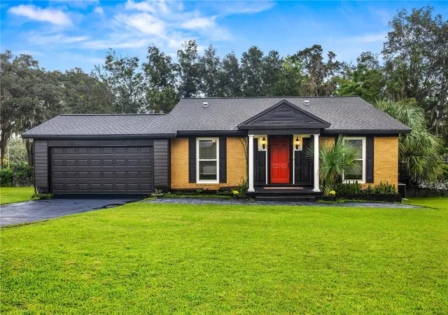 Photo 1 of Single family home for sale at 1829 Se 6th Avenue, Ocala, FL 34471 | MLS# OM732856 | Listing updated on 2026-10-10