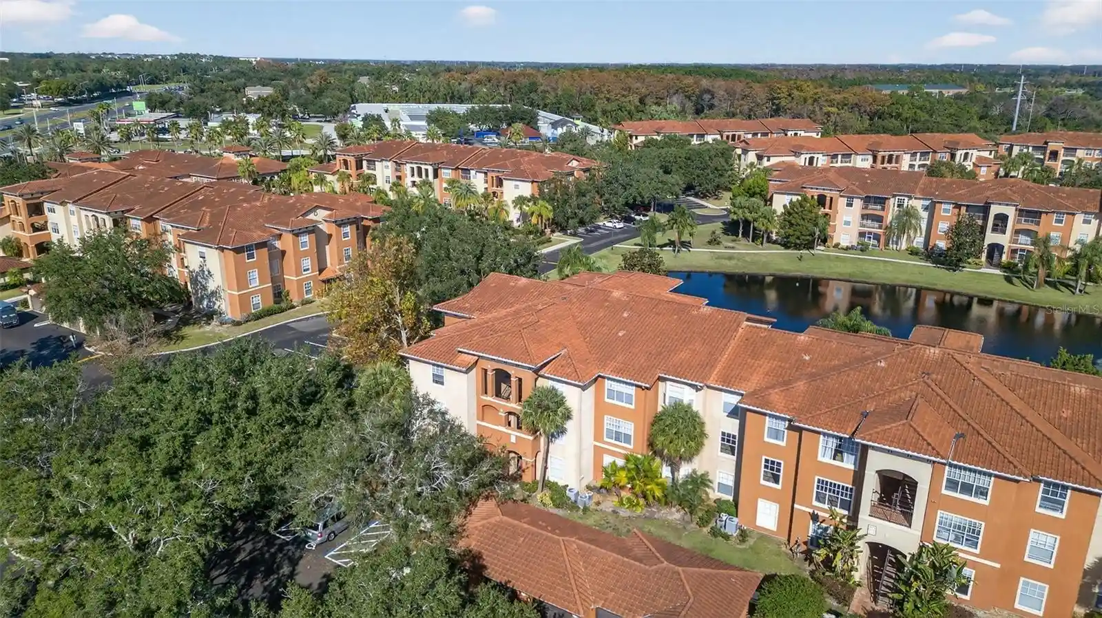 Listing Photo 2 - Condo for sale in 5572 Metrowest Blvd located at 5572 Metrowest Blvd, Orlando, FL 32811 - Unit #304
