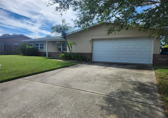 Photo 1 of Single family home for sale at 13800 87th Avenue, Seminole, FL 33776 | MLS# TB8551932 | Listing updated on 2026-10-15