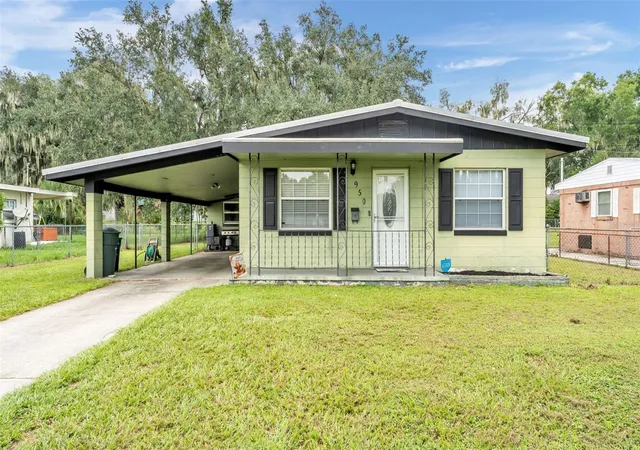 Photo 1 of Single family home for sale at 950 E Lake Dr, Bartow, FL 33830 | MLS# L4965324 | Listing updated on 2026-09-27