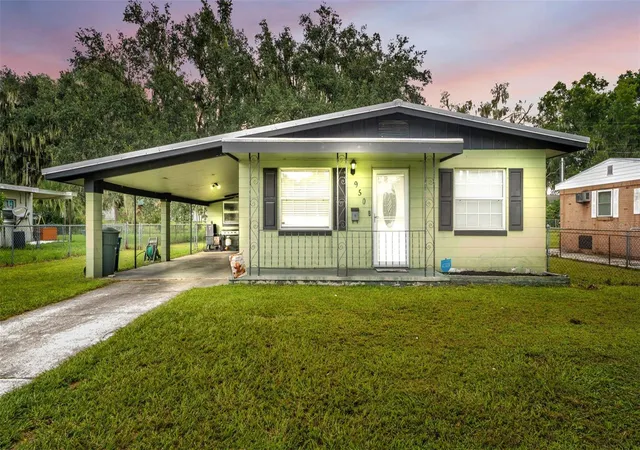 Photo 2 of Single family home for sale at 950 E Lake Dr, Bartow, FL 33830 | MLS# L4965324 | Listing updated on 2026-09-27