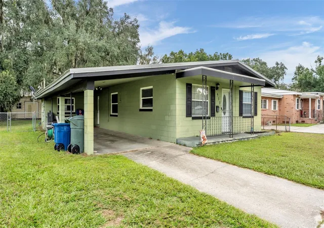 Photo 3 of Single family home for sale at 950 E Lake Dr, Bartow, FL 33830 | MLS# L4965324 | Listing updated on 2026-09-27