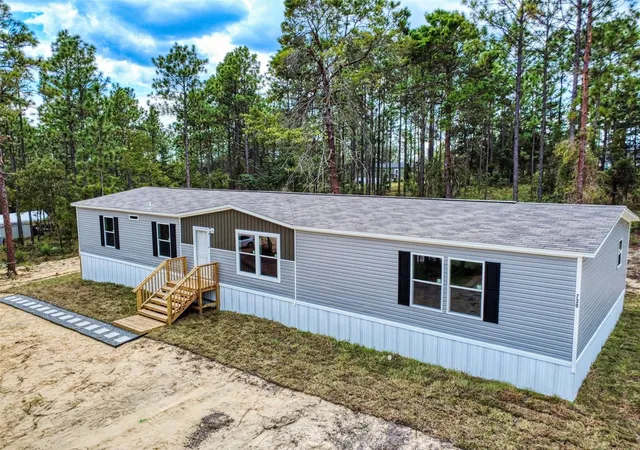 Photo 2 of Manufactured home for sale at 730 Ne 131 Avenue, Williston, FL 32696 | MLS# A4707321 | Listing updated on 2026-09-26