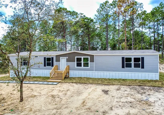 Photo 3 of Manufactured home for sale at 730 Ne 131 Avenue, Williston, FL 32696 | MLS# A4707321 | Listing updated on 2026-09-26