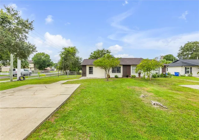 Photo 3 of Single family home for sale at 2948 India Palm Dr, Edgewater, FL 32141 | MLS# NS1089337 | Listing updated on 2026-10-09