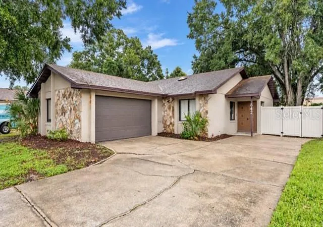 Single family home for sale at 842 Rockingham Rd, LAKELAND, FL 33809 | MLS# L4965326
